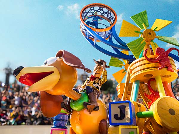 A Magical Day - Disneyland® Paris 