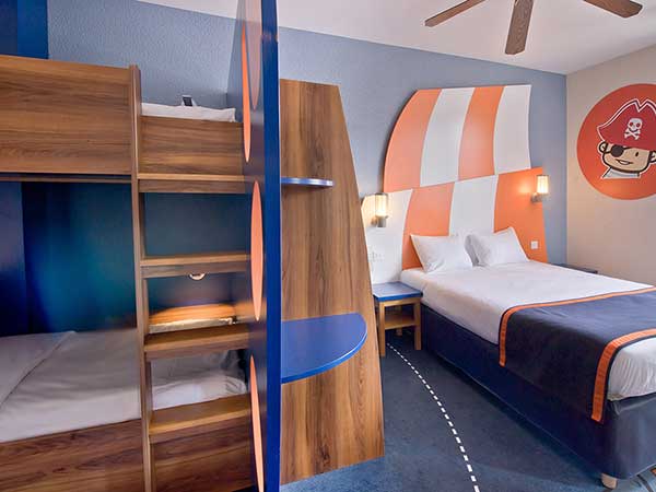 Explorers Hotel - Family Room with Bunk Beds