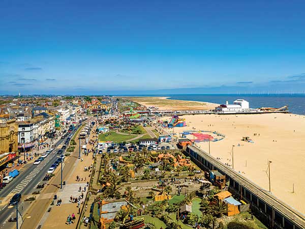 Sea, Scenery & City 5 Day Special - Great Yarmouth, Broads & Norwich