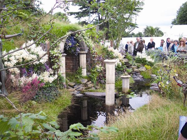 Hampton Court Palace Garden Festival & Kew Gardens