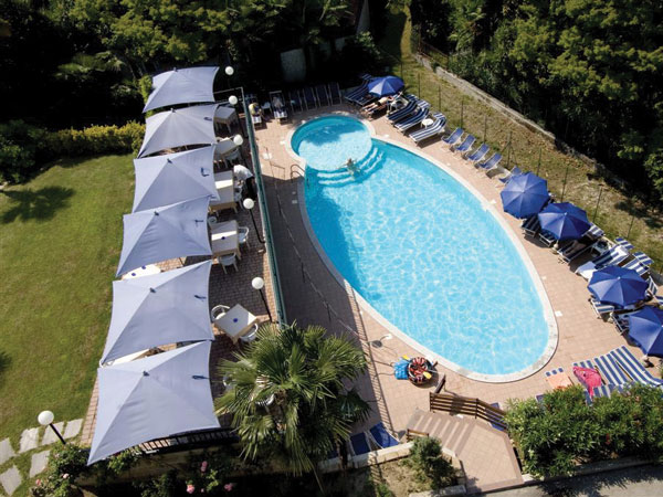 Hotel Flora - Swimming Pool