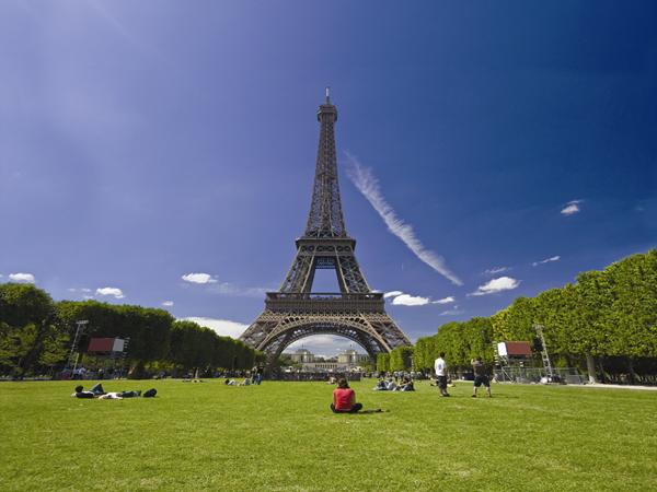 Summer Days in Paris