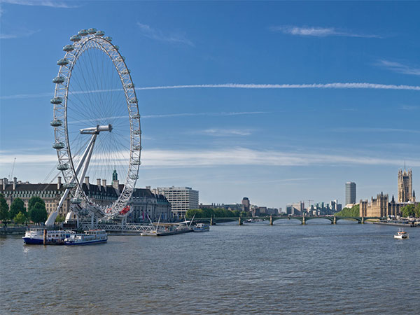 Cockney Sing Along Cruise on the Thames